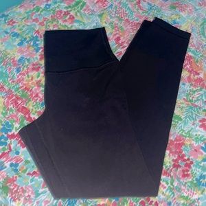 Black lululemon leggings